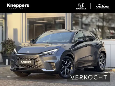 Lexus LBX Emotion Bi-Tone 2WD | GEEN AFLEVERKOSTEN |  Dodehoekdetectie, Elektrische achterklep, Lede