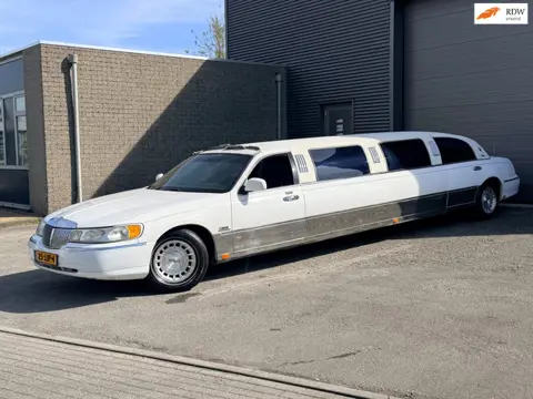Lincoln TOWN CAR Limousine 8pers