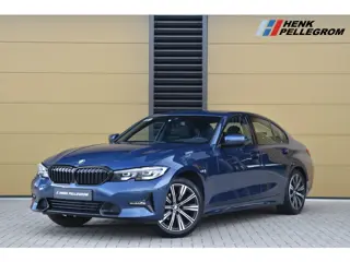 BMW 3 Serie 318i Executive Edition * Sportstoelen * Hifi * Trekhaak * BMW Live Cockpit *