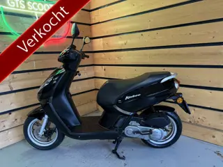 Peugeot Bromscooter Kisbee 4T (bj 2017, automaat)