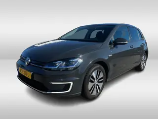Volkswagen e-Golf e-Golf / Camera / Keyless / CarPlay / Warmtepomp / 16'' / Parkeerhulp / Stoelverwa