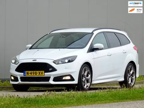 Ford Focus Wagon 2.0 ST 250Pk /// Recaro / Bijna alle opties!