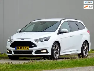 Ford Focus Wagon 2.0 ST 250Pk /// Recaro / Bijna alle opties!