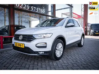 Volkswagen T-Roc 1.5 TSI Style | Automaat | Adapt. cuise | Trekhaak | Multifunctie stuur | Navi | Pa