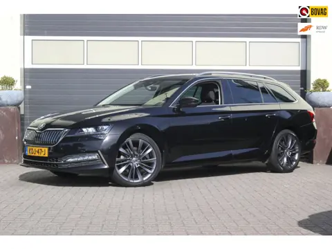 Skoda Superb Combi 1.4 TSI iV Business Edition | Trekhaak |