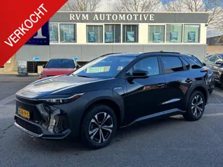 Toyota bZ4X Dynamic 71 kWh VAN: 35.900,- VOOR: 32877,- UW LENTEVOORDEEL: 3.023,- | ABSOLUTE TOPSTAAT