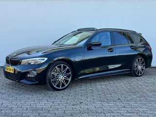 BMW 3-serie 330e | M Sport | Panorama | Sfeerverl. | Head-Up | Maxton Design DK1200