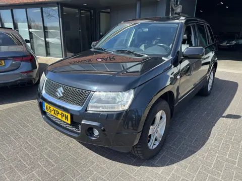 Suzuki Grand Vitara 2.0 High Ex AUTOMAAT 4X4 LEDER TREKHAAK GOED ONDERHOUDEN ORIG NL NAP