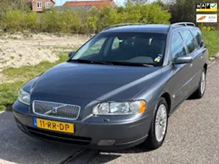 Volvo V70 2.4 Momentum Automaat ECC Leder Electric pakket LMV 16" Cruisecontrol Audio/CD Trekhaak De