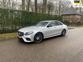 Mercedes-Benz E-klasse 220D AMG, Trekhaak, Widescreen, NAP!!