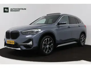 BMW X1 SDrive20i VDL Nedcar Edition (PANORAMADAK, TREKHAAK, SFEERVERLICHTING, CAMERA, STOELVERWARMIN