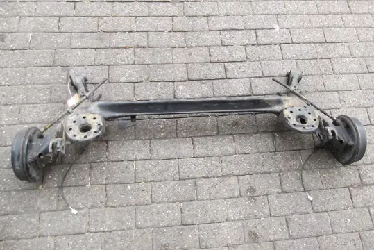 Toyota Yaris (P9) 2005/2011 Achteras met ABS