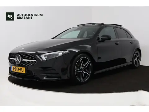 Mercedes-Benz A-klasse 180 Business Solution AMG (PANORAMADAK, TREKHAAK AFNEEMBAAR, STOELVERWARMING,