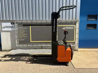 VS-22798 Elektrische triplex stapelaar BT