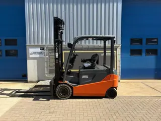 VS-22801 Elektrische heftruck Toyota 8FMBT25
