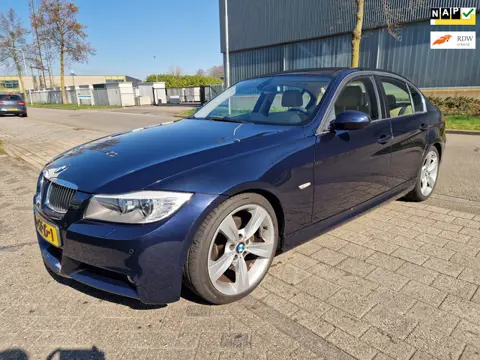 BMW 3-serie 325i Executive, LEKKE KOPPAKKING, Inruil mogelijk.