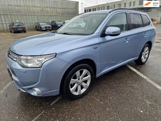 Mitsubishi Outlander 2.0 PHEV Instyle, MOTOR DEFECT, Inruil mogelijk.