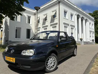Volkswagen Golf 4 CABRIO, 1.8 SLECHTS 9.000 KM P/JR !
