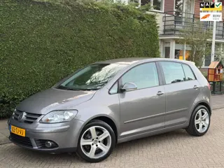 Volkswagen Golf Plus 1.6 FSI RIJDT GOED/NETTE AUTO/LAGE KM!!