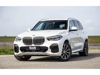 BMW X5 xDrive45e High Executive M PAKKET / BRUIN LEER / DIAMAND POOK / STOEL VERWARMING / CAMERA