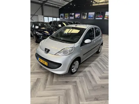 Peugeot 107 1.0-12V XS