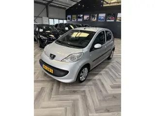 Peugeot 107 1.0-12V XS