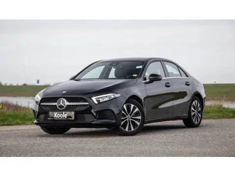 Mercedes-Benz A-klasse 250 e Business Line AUTOMAAT / LEDER / CRUISE CONTROLE / CAMERA / CARPLAY
