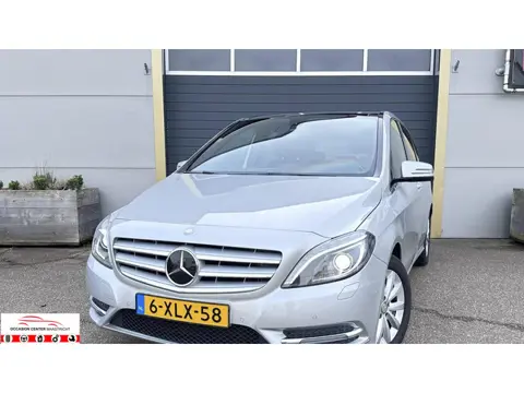 Mercedes-Benz B-klasse 200 Prestige,Panoramadak,Leder,Memorystoelen