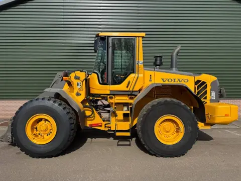 Volvo L 120 F (bj 2011)