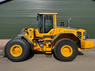 Volvo L 120 F (bj 2011)
