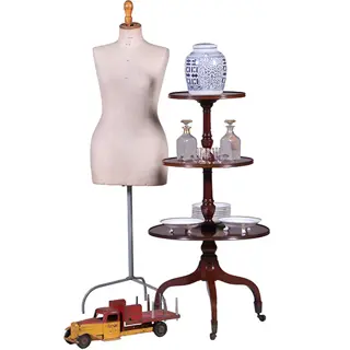 Grote 18e eeuwse Dumb Waiter met drie roterende bladen