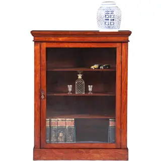 Kleine strakke notenhouten 1-deurs boekenkast of vitrine ca 1865