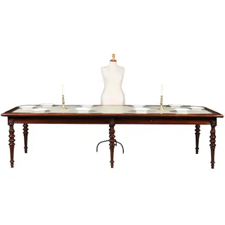 Praktische chique lange noten eetkamertafel of werktafel met wasdoek ingelegd Hollands ca 1880