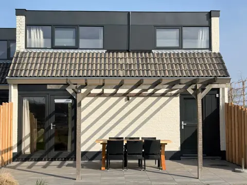 Comfortabel vakantiehuis met mooi uitzicht op rustig park