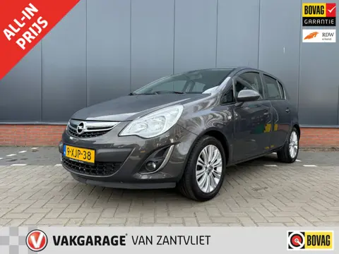 Opel Corsa 1.4-16V Cosmo (12 mnd BOVAG-garantie)