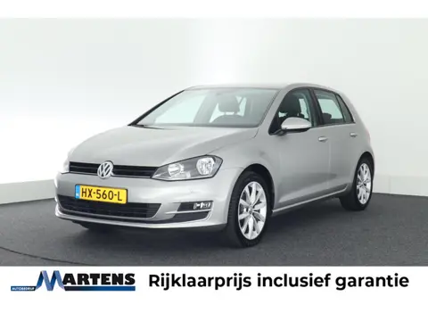 Volkswagen Golf 1.2 TSI 110pk Business Edition Connected Trekhaak Camera Stoelverwarming Navigatie