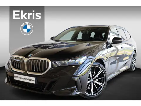 BMW 5 Serie Touring 520i | M Sportpakket | Driving Assistant Plus | Harman/Kardon | Trekhaak