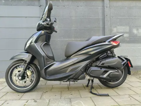 Piaggio Scooter 400 Beverly S HPE mooi en weinig km's