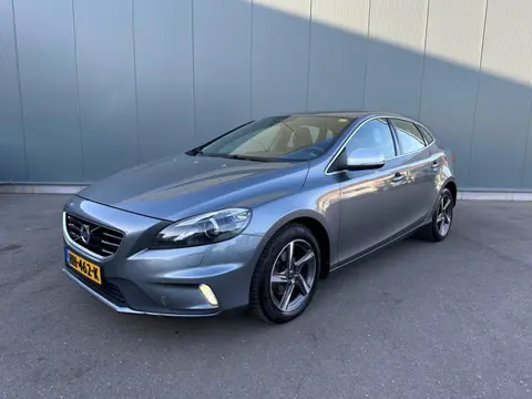 Volvo V40 2.0 D2 R-Design Bns TREKHAAK | ONDERHOUDSBOEKJE !