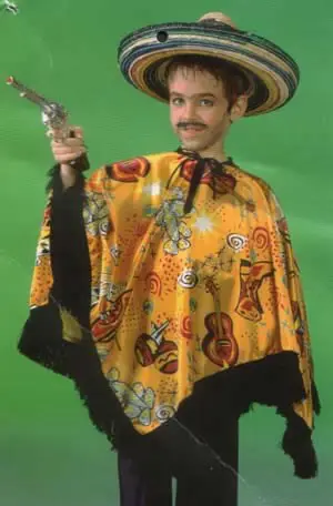 Poncho, maat 116 en 140.