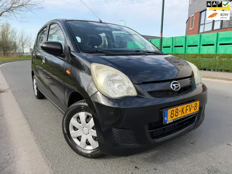 Daihatsu Cuore 1.0 Comfort BJ 2009 5 DEURS/AIRCO/STUURBEK/APK ZEER NETJES !!!