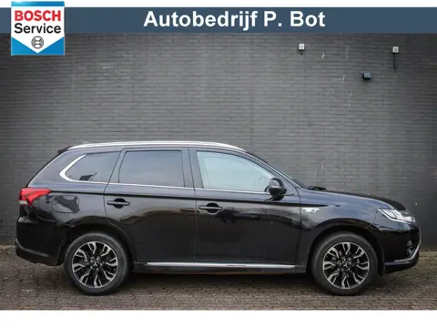 Mitsubishi Outlander 2.0 PHEV Prestige+ Net binnen - Nu al te bezichtigen