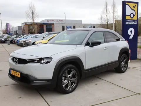 Mazda MX-30 e-SkyActiv 145 First Ed. 36 kWh 96% Stoelvw, HUD, Camera, Carplay, FULL LED Prijspakker!