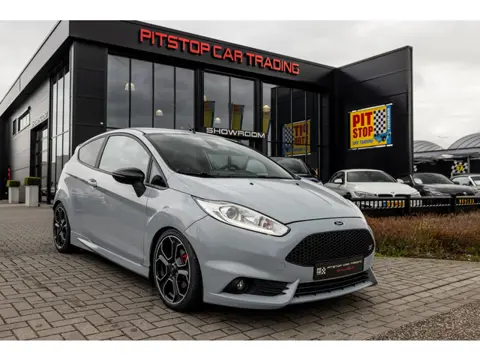 Ford Fiesta 1.6 ST200, 200 PK, Milltek, Cruise, Syle-Pakket, Nieuwstaat!