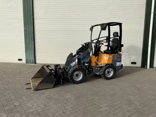 Giant G1200 minishovel te koop aangeboden
