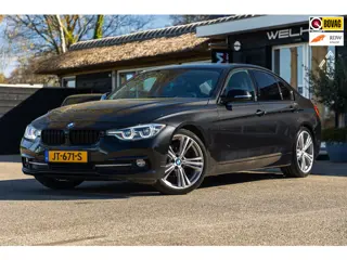 BMW 3-serie 320d I Sport I Leder I F1 flippers I BT audio I groot navigatie I Trekhaak I