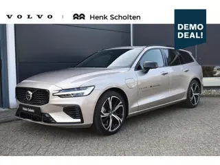 Volvo V60 T8 Plug-in hybrid AWD Ultra Dark Panorama/schuifdak | 360 camera | Extra getint glas achte