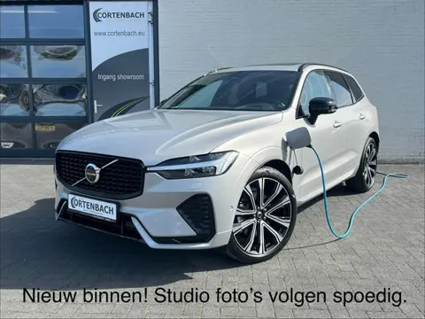 Volvo XC60 2.0 T6 Plug-in hybrid AWD R-Design Long Range | Luchtvering | Panorama dak | Memory | Har