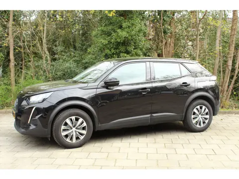 Peugeot 2008 1.2 PureTech Active navgatie D.riem is vervangen!! Plaat van een auto!!