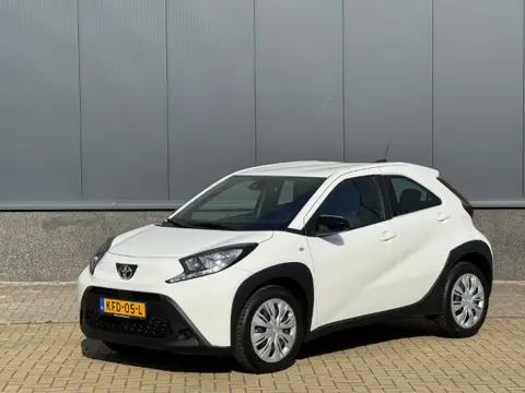 Toyota Aygo X 1.0 VVT-i S-CVT Play Aut (bj 2025)